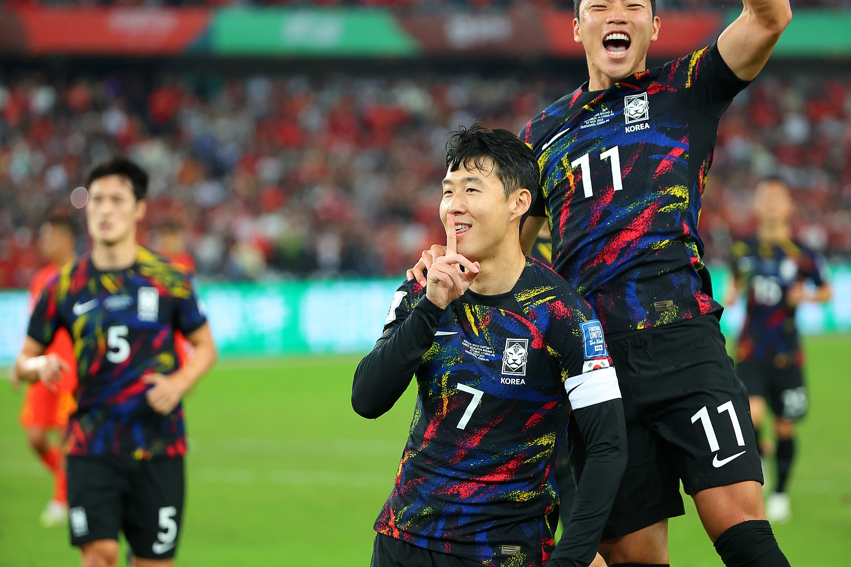 +3-0！去年孙兴慜进球后朝国足看台作闭嘴手势，本场比3-0